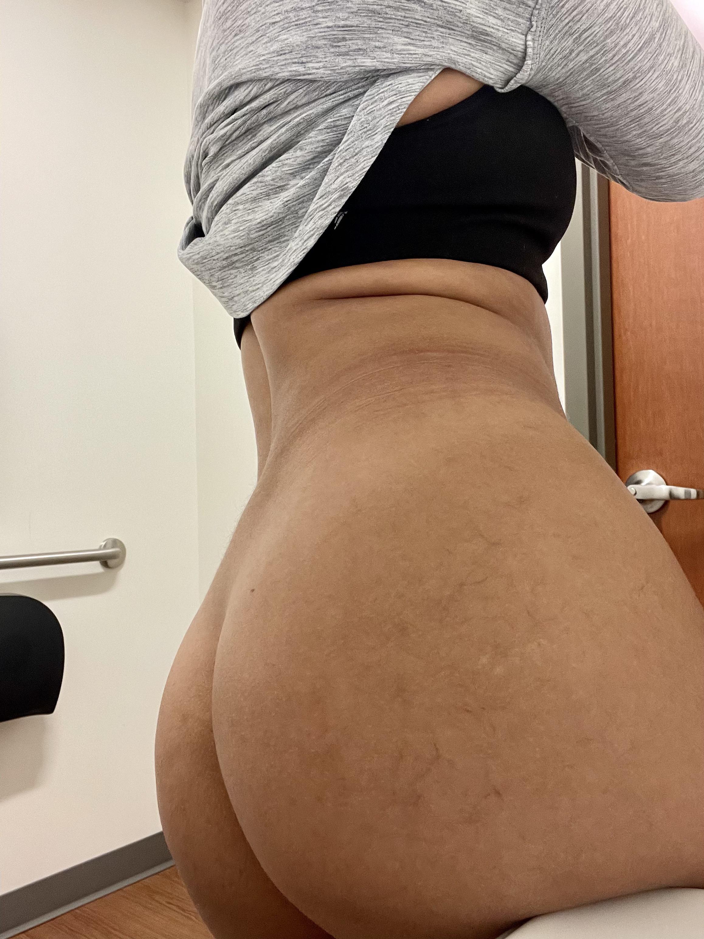 Anyone into Indian physicians with big asses? (f) Post By Nude Boobs skiicouple69 on gonewild, IndiansGoneWild