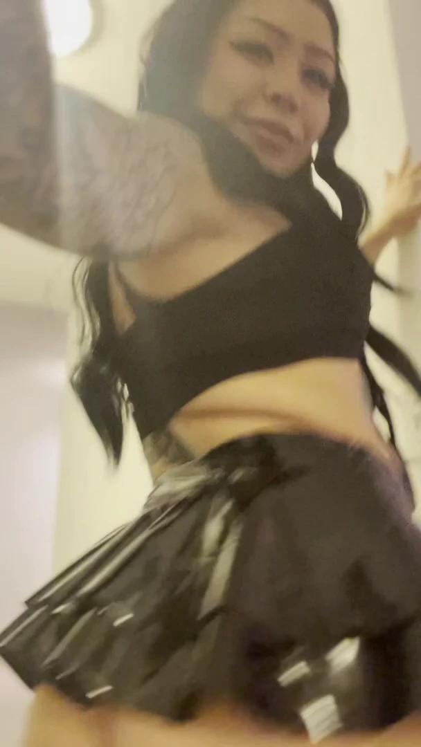 im a submissive cumslut with a bubble butt