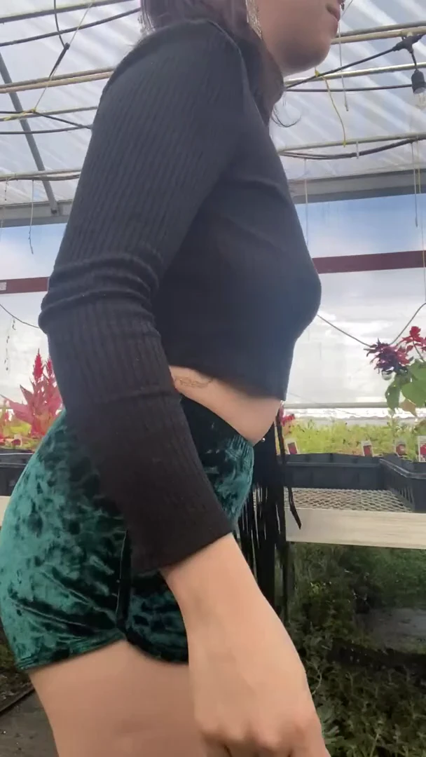 Ever had a quickie while picking out new plants or can I be your first?