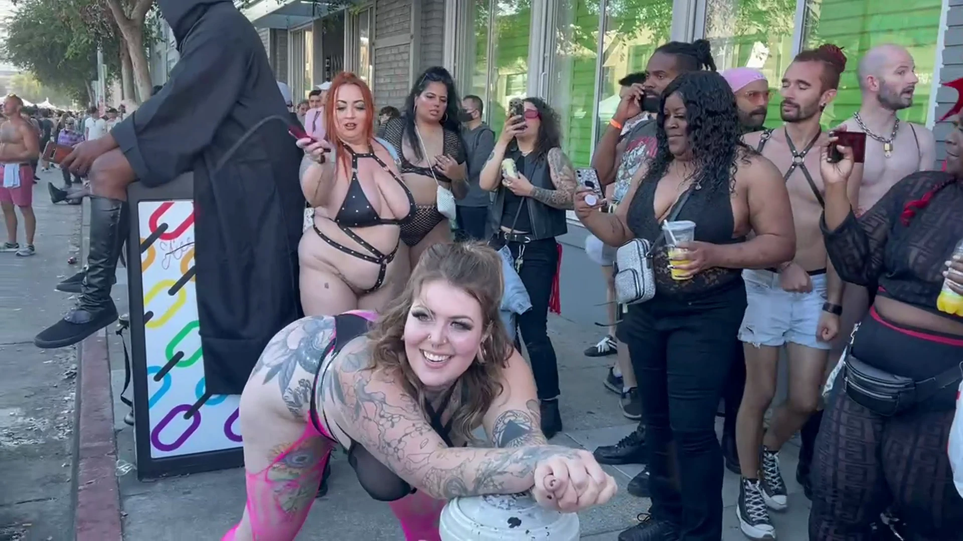 Thick girl gets whipped at Folsom Street Fair 2022