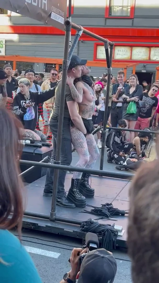 Performer brought to orgasm in public at Folsom Street Fair 2022