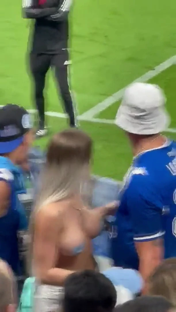 Argentina fan flashing her perfect boobs