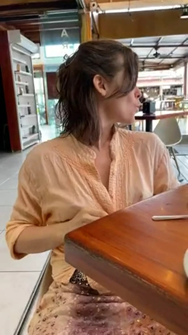 Flashing at the Cafe!