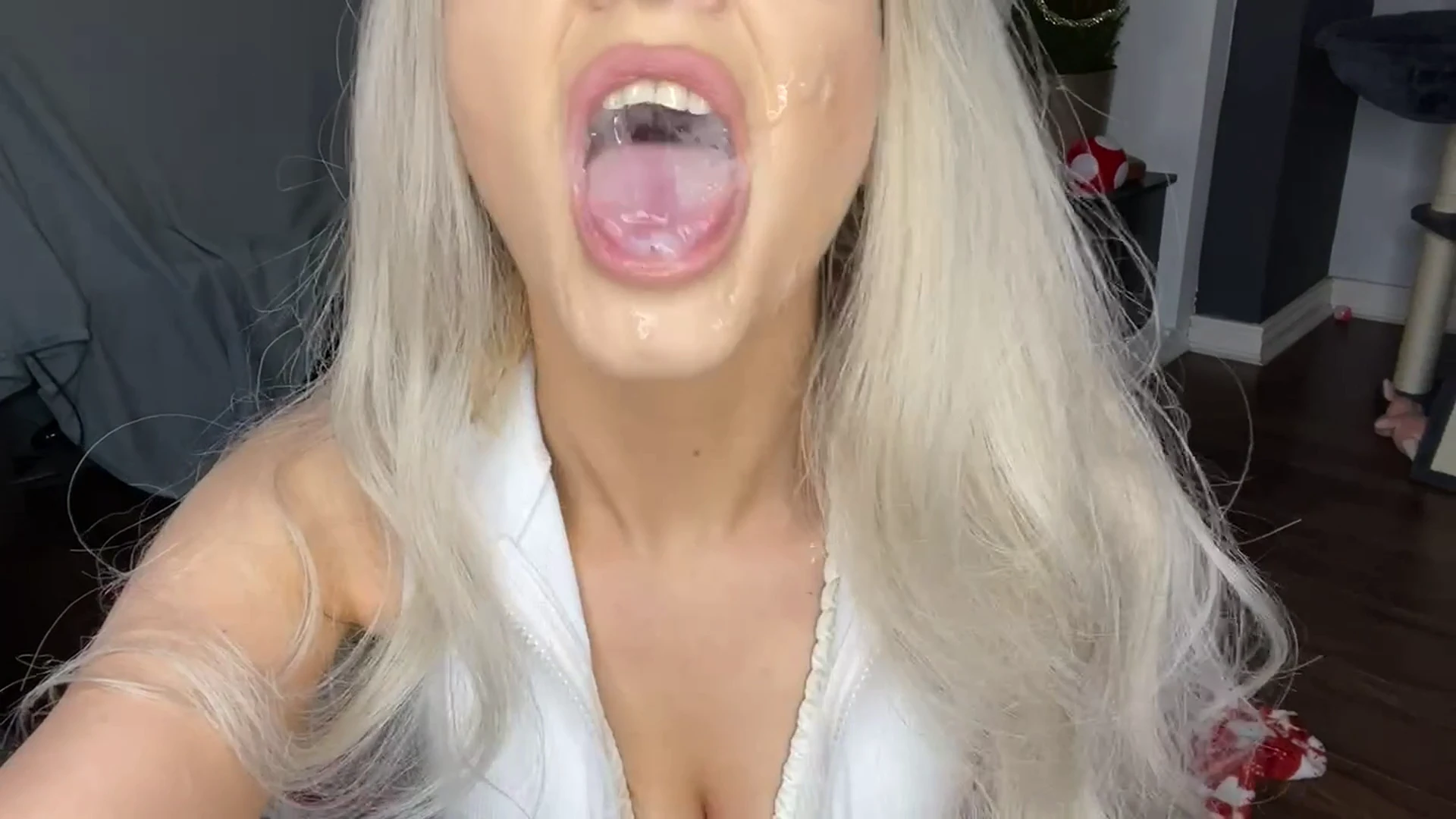 I love getting cum in my mouth