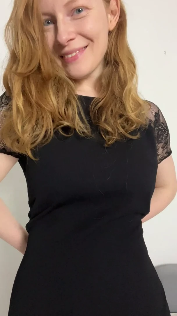 A redhead who loves wearing black to surprise you
