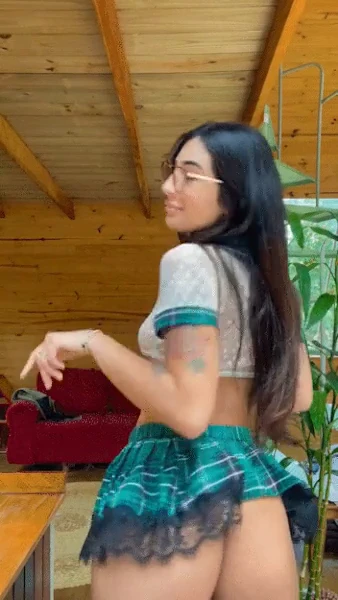 latina doesn't have a skirt that suits her more than this one