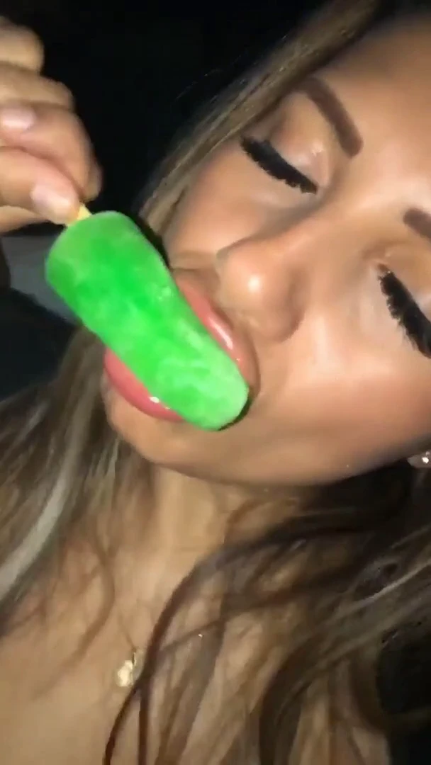 Eating ice cream and bouncing boobs