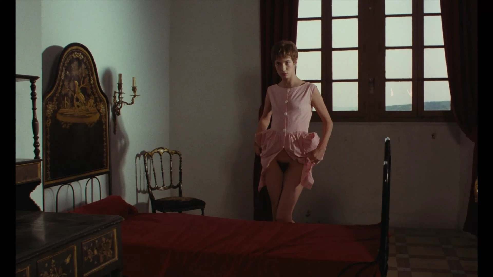 Jane Birkin undressing to do some hard sex after